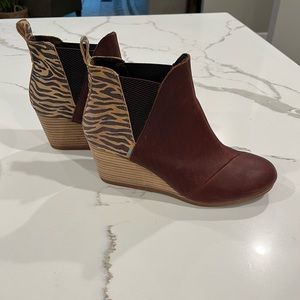 Toms Brown Leather and Zebra Kelsey Boot Wedges 8.5